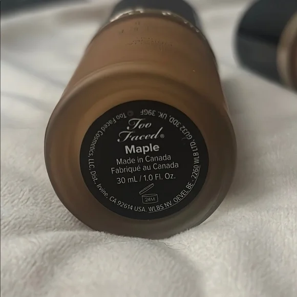 Too Faced Born This Way Foundation - Tan